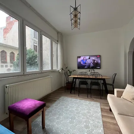 Centrally Located, 2+1 House In Taksim, Cihangir شقة *