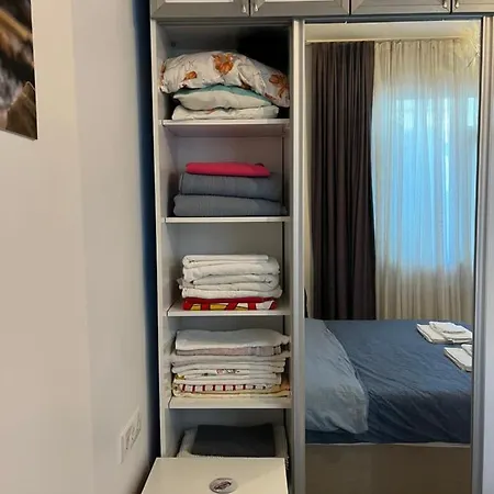 شقة Centrally Located, 2+1 House In Taksim, Cihangir