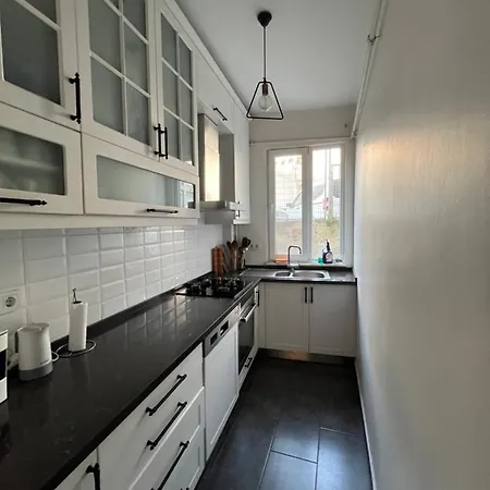شقة Centrally Located, 2+1 House In Taksim, Cihangir