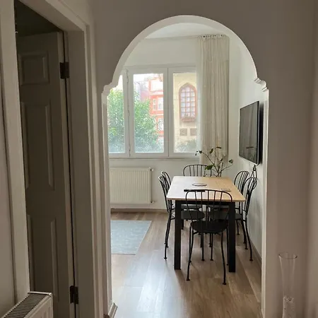 Centrally Located, 2+1 House In Taksim, Cihangir