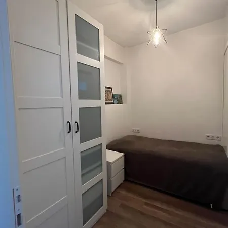 Centrally Located, 2+1 House In Taksim, Cihangir Διαμέρισμα