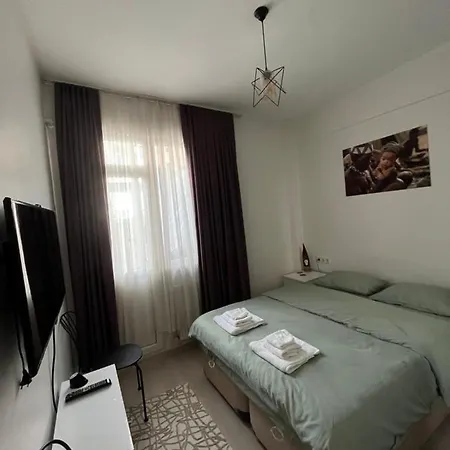 Centrally Located, 2+1 House In Taksim, Cihangir Διαμέρισμα Κωνσταντινούπολη