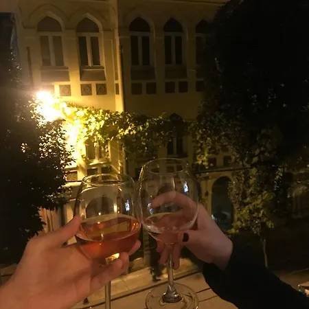 Centrally Located, 2+1 House In Taksim, Cihangir Apartment *