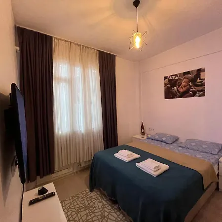 Centrally Located, 2+1 House In Taksim, Cihangir Istanbul