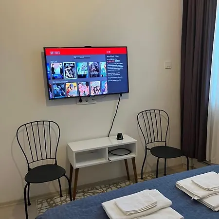 Centrally Located, 2+1 House In Taksim, Cihangir Appartement