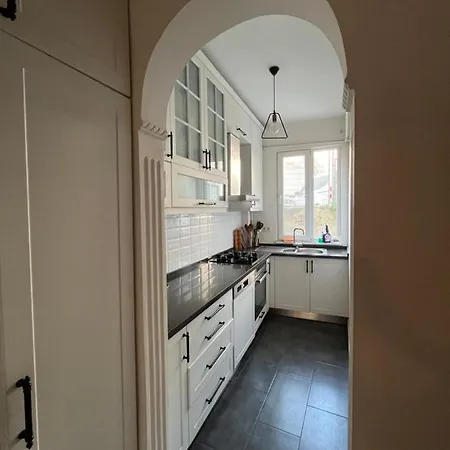 Centrally Located, 2+1 House In Taksim, Cihangir Appartement *