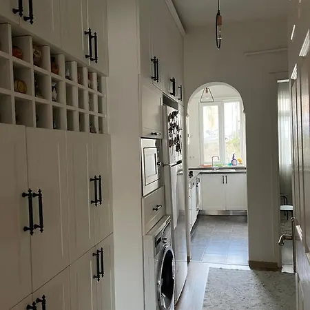 Centrally Located, 2+1 House In Taksim, Cihangir