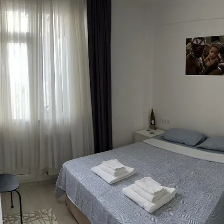 Centrally Located, 2+1 House In Taksim, Cihangir Apartment Istanbul